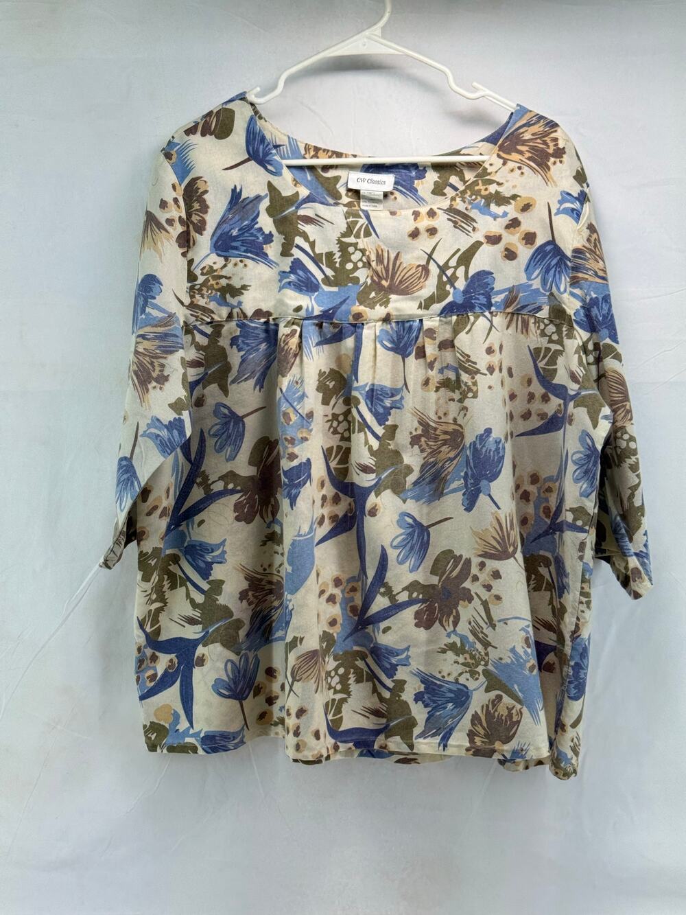 Vintage CW Classics, women’s 2X floral Boho quarter sleeve blouse.